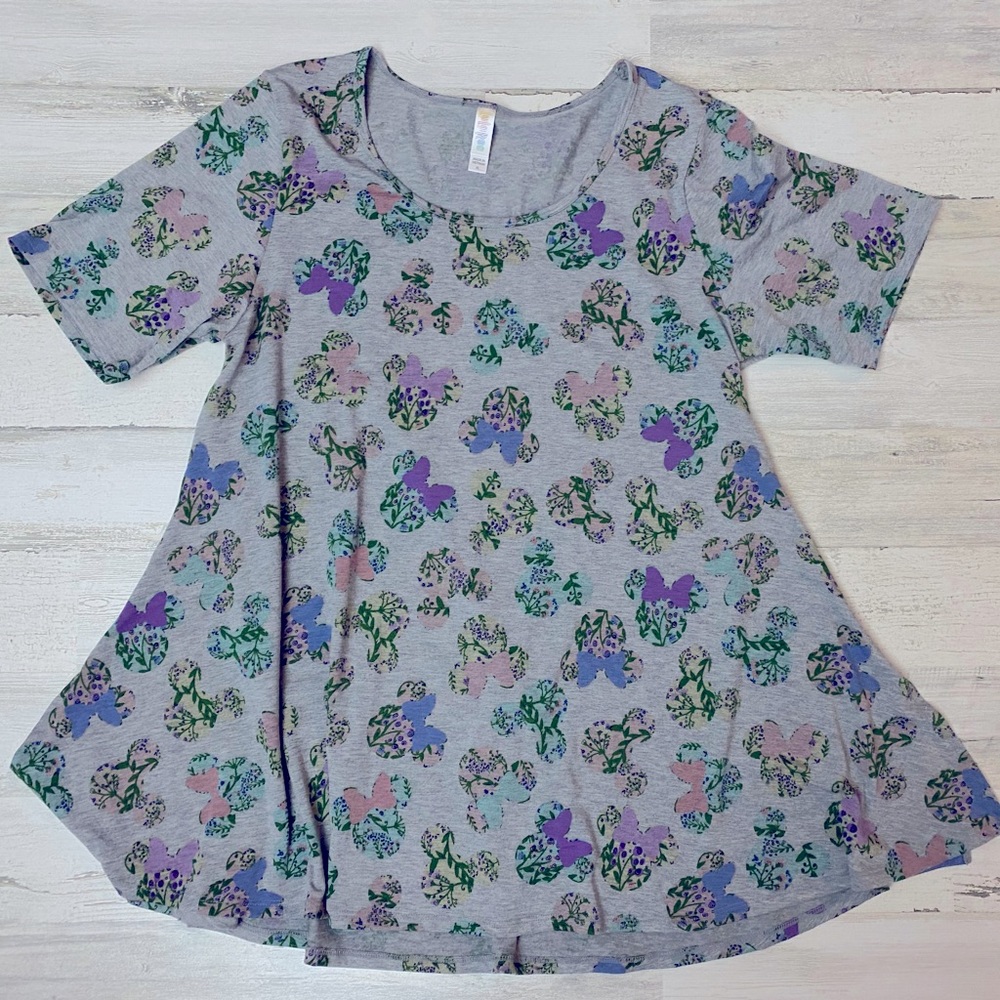 XL top with Minnie Mouse
